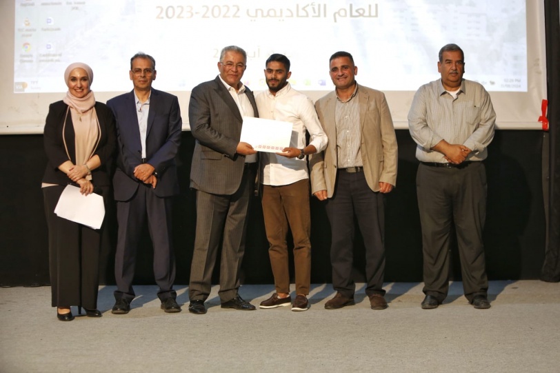 جامعة القدس تكرم باحثيها المتميزين للعام الأكاديمي 2022-2023