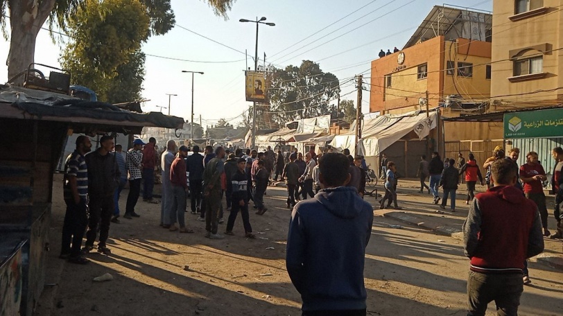 بالصور..إغلاق الأسواق والبسطات جنوب ووسط القطاع احتجاجاً على الغلاء والاحتكار