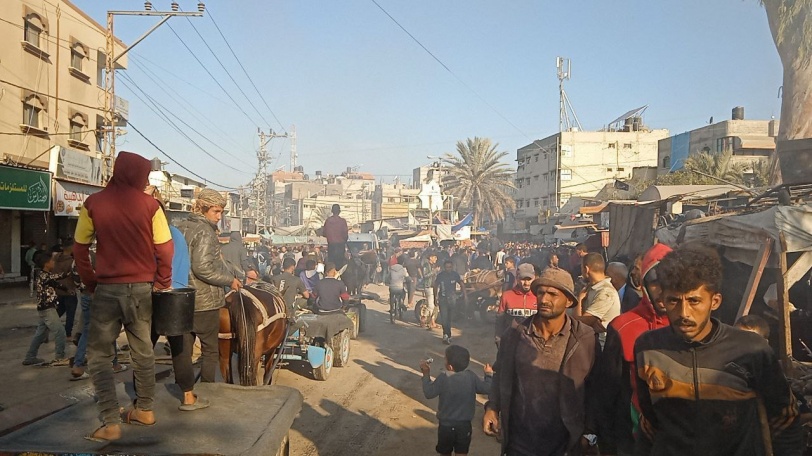 بالصور..إغلاق الأسواق والبسطات جنوب ووسط القطاع احتجاجاً على الغلاء والاحتكار