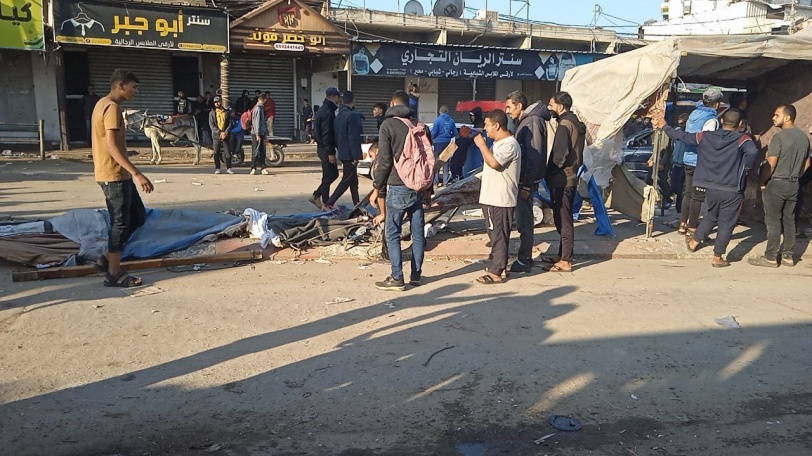 بالصور..إغلاق الأسواق والبسطات جنوب ووسط القطاع احتجاجاً على الغلاء والاحتكار