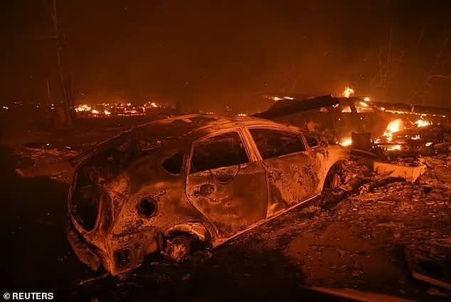 صور...لوس أنجلوس تغرق في بحر من النيران وخسائر بالمليارات