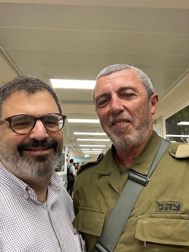 جرى استقباله من "حكام سوريا الجدد" ... حاخام داعم للاحتلال دعا لإبادة الشعب الفلسطيني وضم الجولان المحتل يزور دمشق