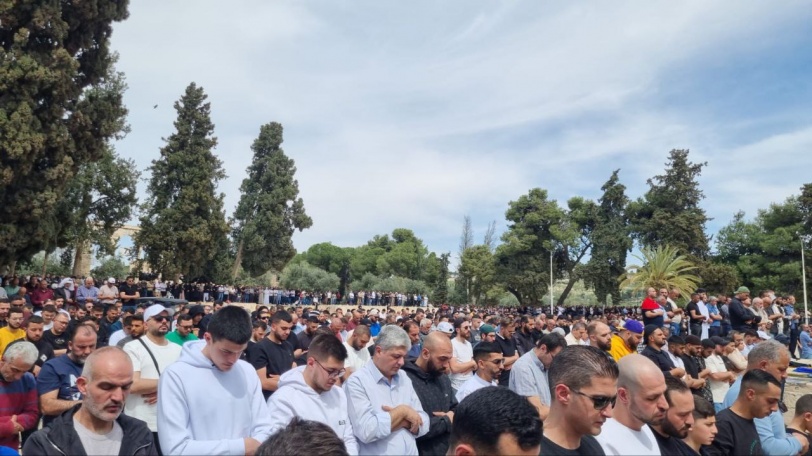 75 الف مصل يؤدون صلاة الجمعة الآخيره من شهر رمضان في المسجد الأقصى