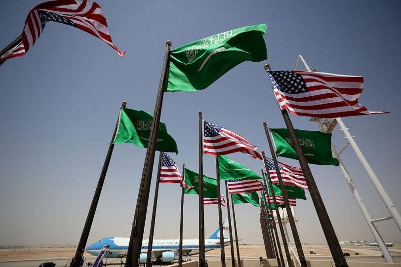 بالصور: الرئيس الأمريكي يصل الى السعودية
