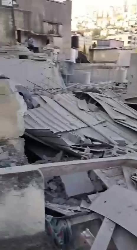 الاحتلال يفجر منزل الشهيد جعفر منى في مدينة نابلس