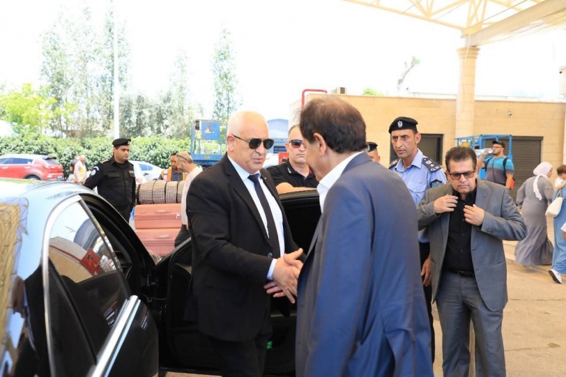 صور...وزير الداخلية يزور معبر الكرامة ويؤكد على مواصلة الجهود لتحسين الخدمات المقدمة للمواطنين