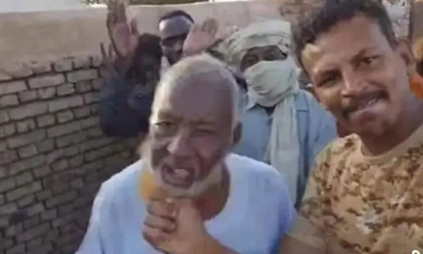 "وجه الرعب" في الفاشر..من هو السفاح "أبو لولو" الذي تفاخر بقتل مئات السودانيين؟..صور