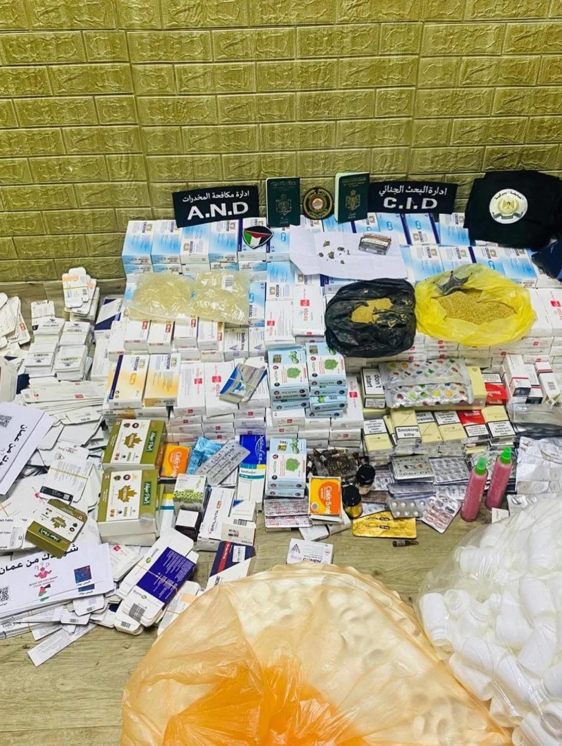 المباحث تضرب بقوة: ضبط أكبر مـعمل لتزويــر وصنــاعة الأدويـة داخل منزل في طولكرم(صور)