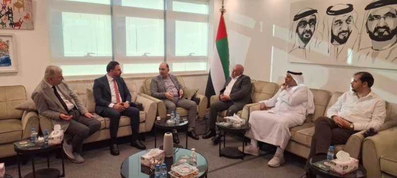 وفد من جامعة النجاح الوطنية يزور نادي الصداقة الإماراتي الفلسطيني لبحث آفاق التعاون المشترك