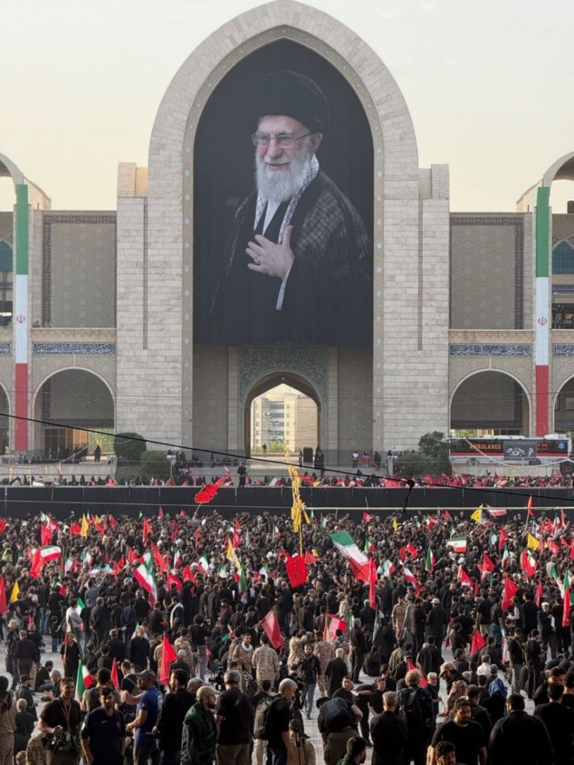 بمشاركة حاشدة.. انطلاق مراسم تشييع علي خامنئي في طهران تمهيدًا لدفنه في مشهد