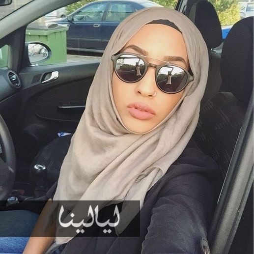 شاهد.. أول عارضة أزياء محجبة لـ"H&M" تثير الجدل (فيديو وصور)