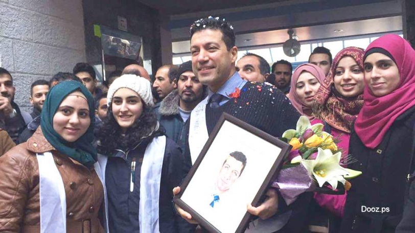 "فيديو" طلبة كلية الطّب بالنّجاح يحتفلون بعميدهم لإنجازه زراعة القلب