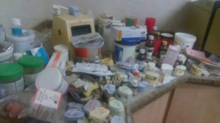 بالصور..ضبط ادوية وادوات طبية لاتصلح للاستخدام الادمي داخل عيادة أسنان في جنين