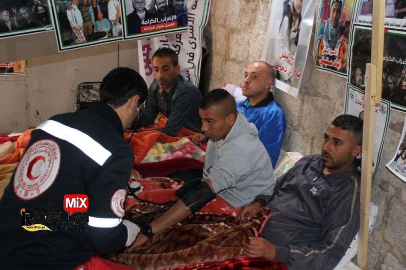 لليوم الثالث عشر...تواصل الفعاليات التضامنية في جنين تضامنا مع الأسرى المضربين عن الطعام