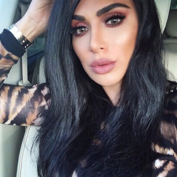 «بالصور» حسناء عراقية بين الأكثر تأثيراً على الإنترنت ..منعوا افتتاح مقر لها في مول دبي