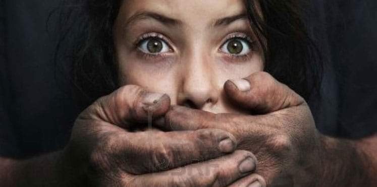 في حلحول..عائلة فتاة"من ذوي الإعاقة" تعرضت للإغتصاب تكسر الصمت وتتحدث عن الجريمة