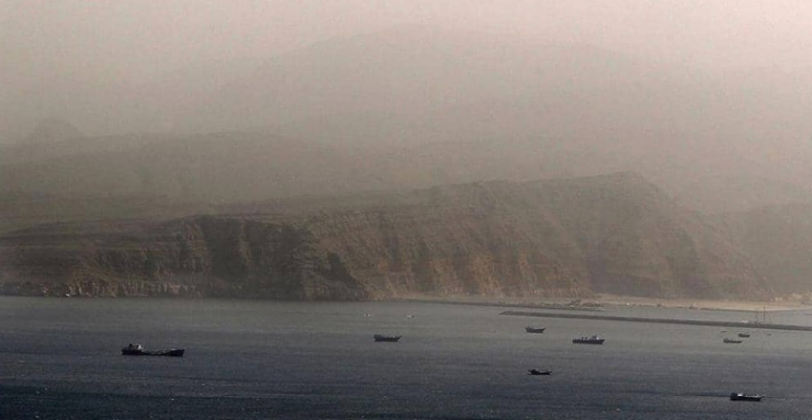 بريطانيا تؤكد: قوارب إيرانية حاولت احتجاز ناقلتنا في هرمز